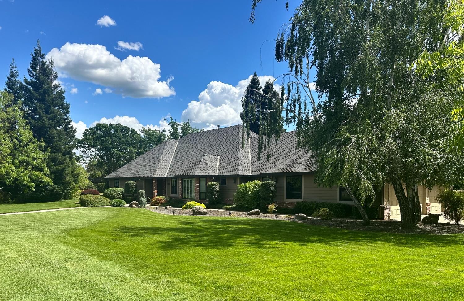 Property Photo: 10608 Sheldon Park Way CA 95624