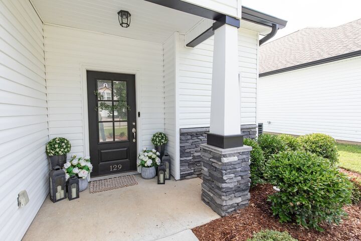 Property Photo:  129 Dimaggio Dr  TN 37172 