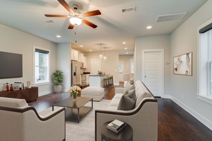 Property Photo: 732 Cottage Park Dr TN 37207