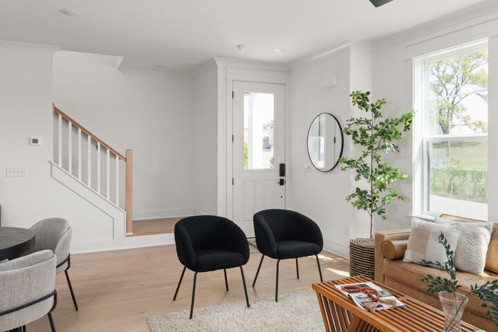 Property Photo:  1710 Carvell Ave  TN 37203 