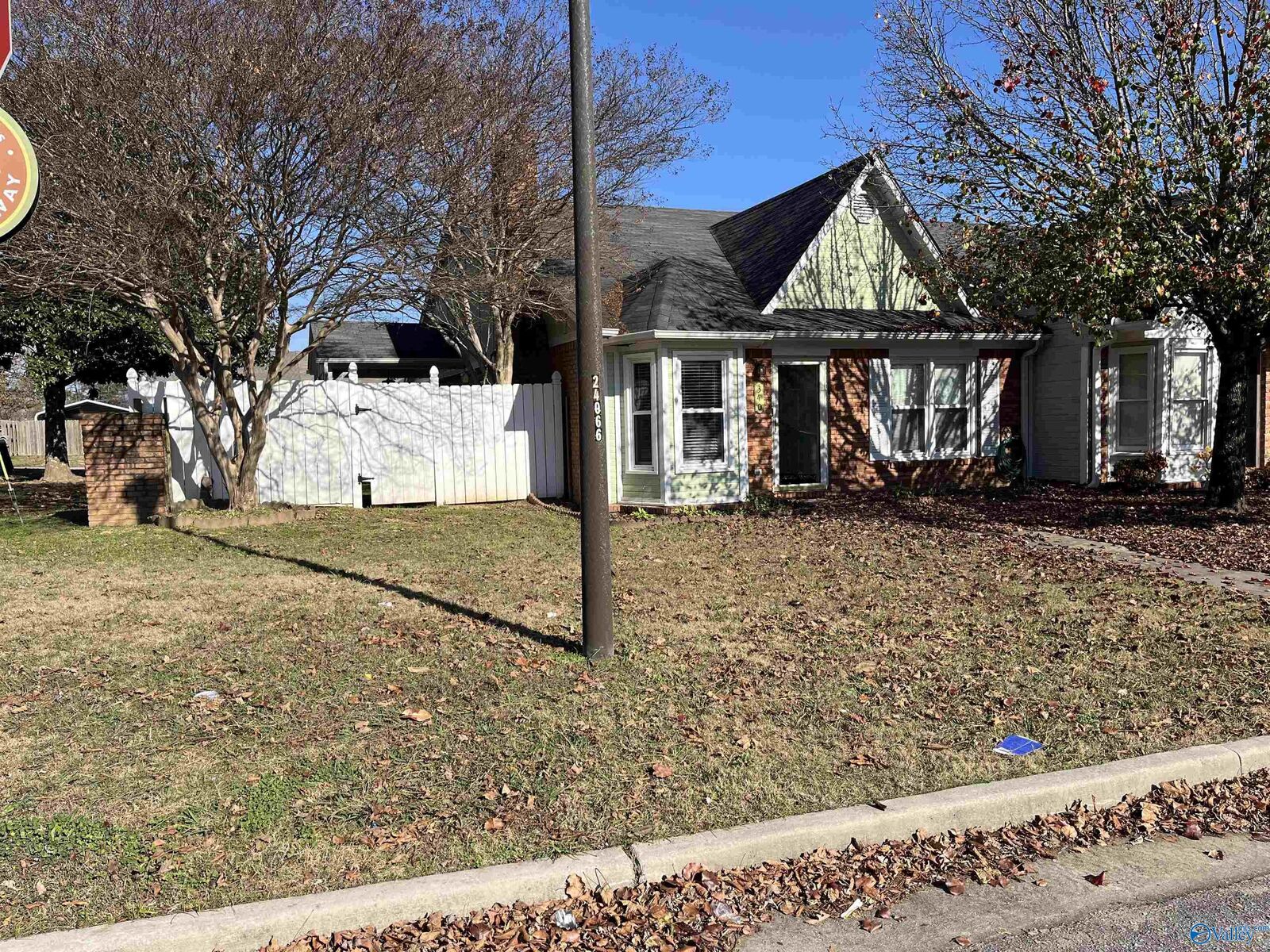 Property Photo:  340 Shadow Pointe Drive  AL 35601 