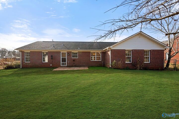 Property Photo:  207 Brook Wind Drive  AL 35750 