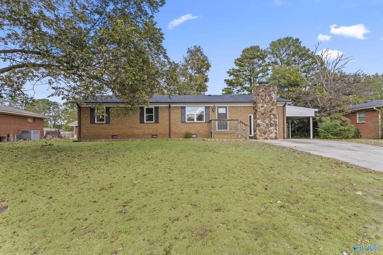 Property Photo:  314 Larkwood Drive SW  AL 35601 