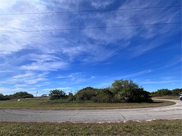 Property Photo:  7024 Rich Circle  FL 33935 