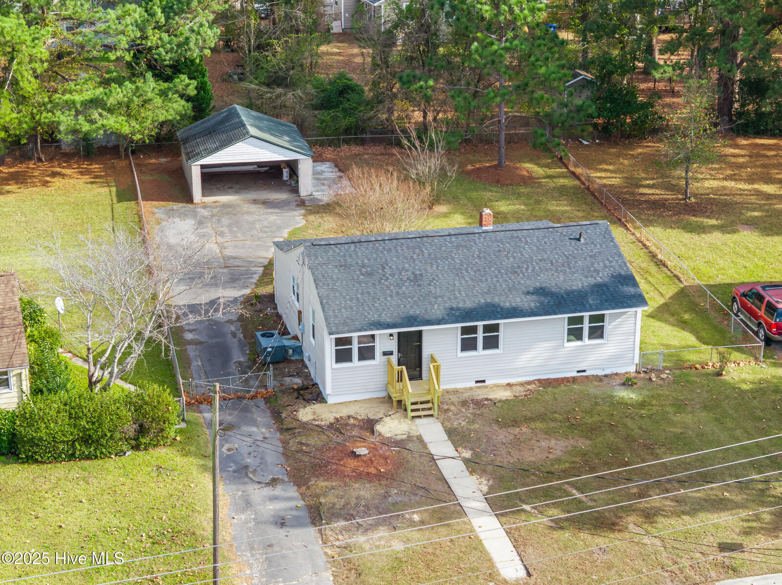 Property Photo:  402 New River Drive  NC 28540 