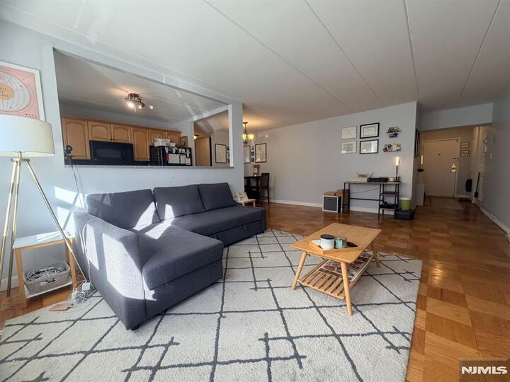 Property Photo: 25 Jefferson Street 3E NJ 07601