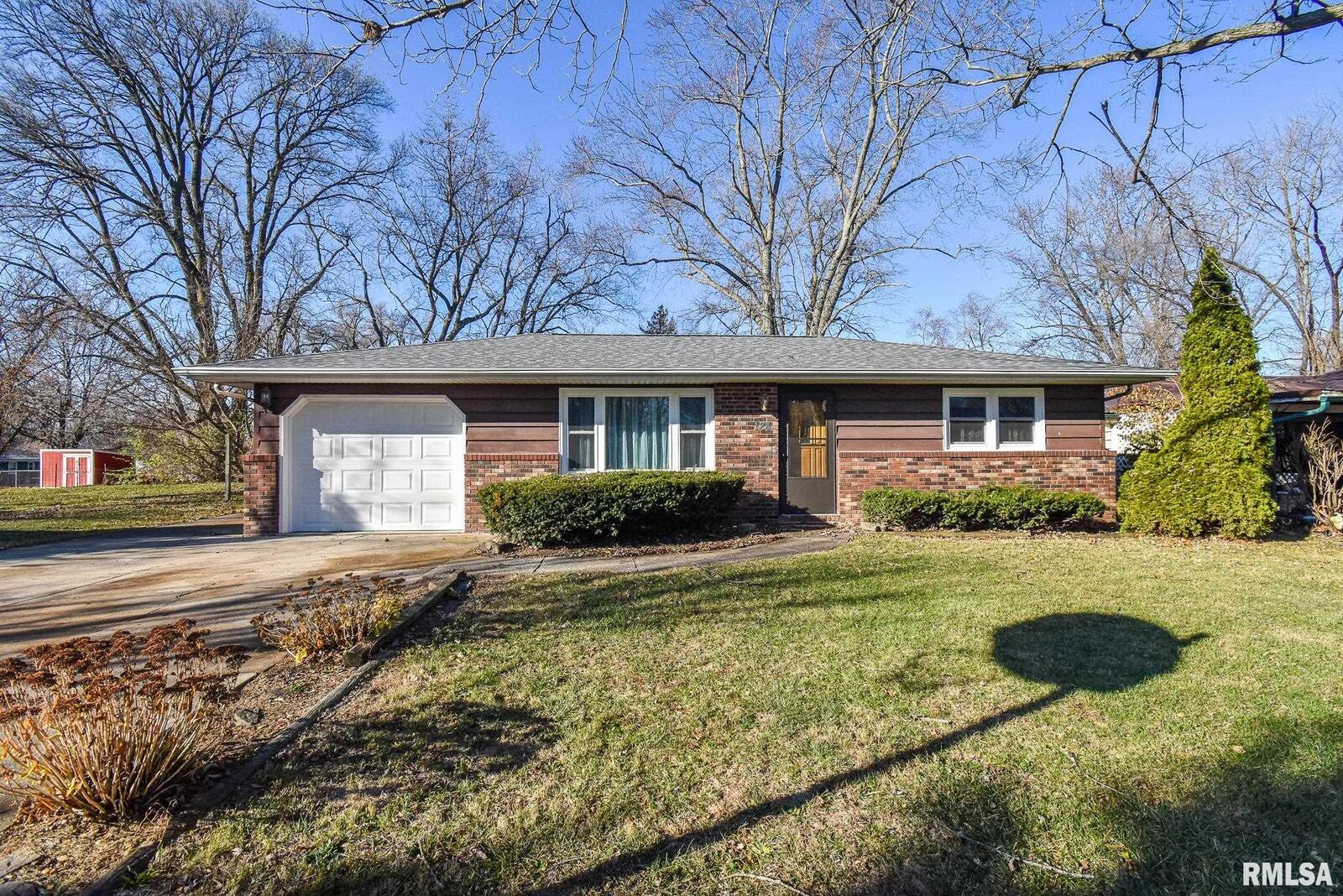 Property Photo: 124 Steiner Road IL 61611-4575