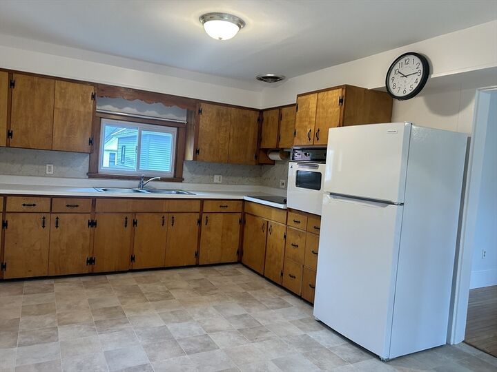 17 Lincoln St 2  Greenfield MA 01301 photo