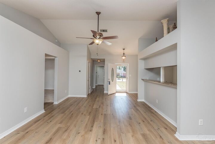 Property Photo: 574 Ard Dr FL 32526