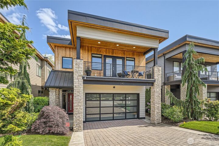 1240  4th Street W  Kirkland WA 98033 photo