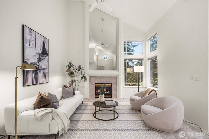 Property Photo: 19504 SE 24th B WA 98012