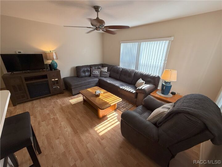 Property Photo: 853 SE Mayo Drive FL 34429