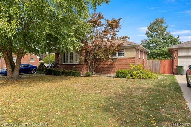 Property Photo: 9869 Melbourne Avenue MI 48101