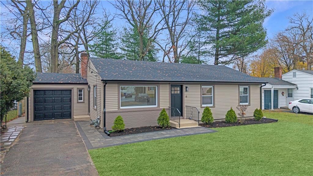 Property Photo:  6 Hilton Avenue  RI 02915 