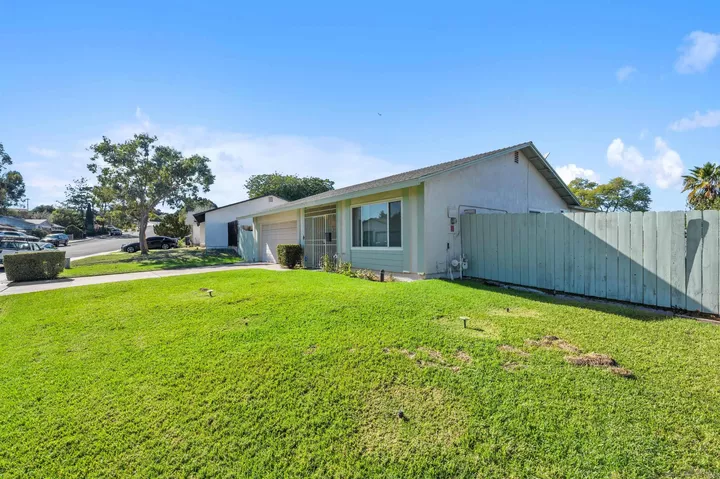 Property Photo: 292 Lausanne Dr CA 92114