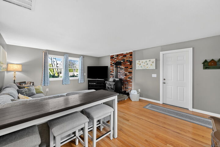 Property Photo: 68 Kent Lane CT 06074