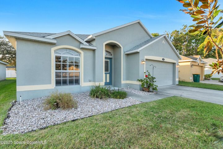 Property Photo: 595 Sedgewood Circle S FL 32904