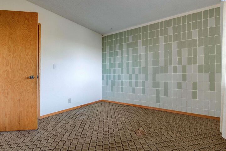 Property Photo:  600 W 26th Place  WA 99337 