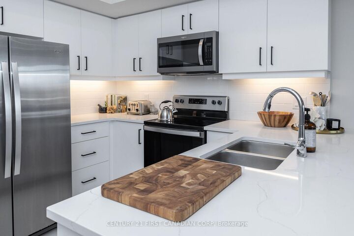 Photo de la propriété:  4286 King Street 604  ON N2P 2E9 