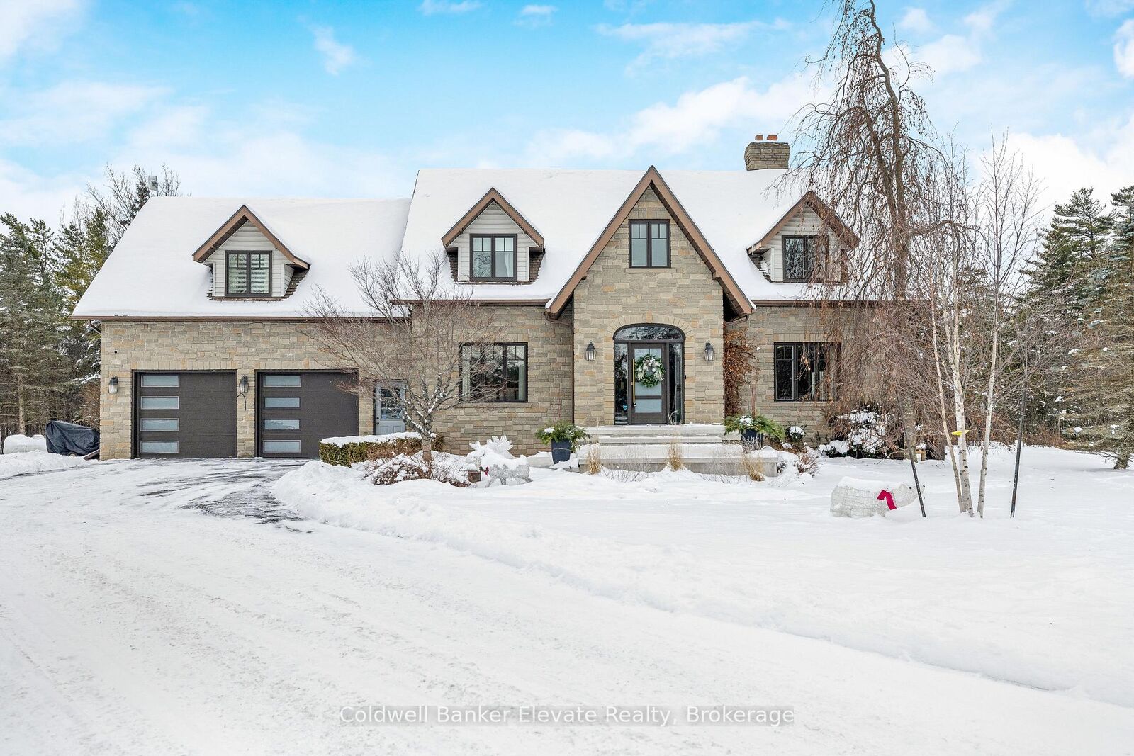 Photo de la propriété:  14294 Winston Churchill Boulevard  ON L7C 3E8 