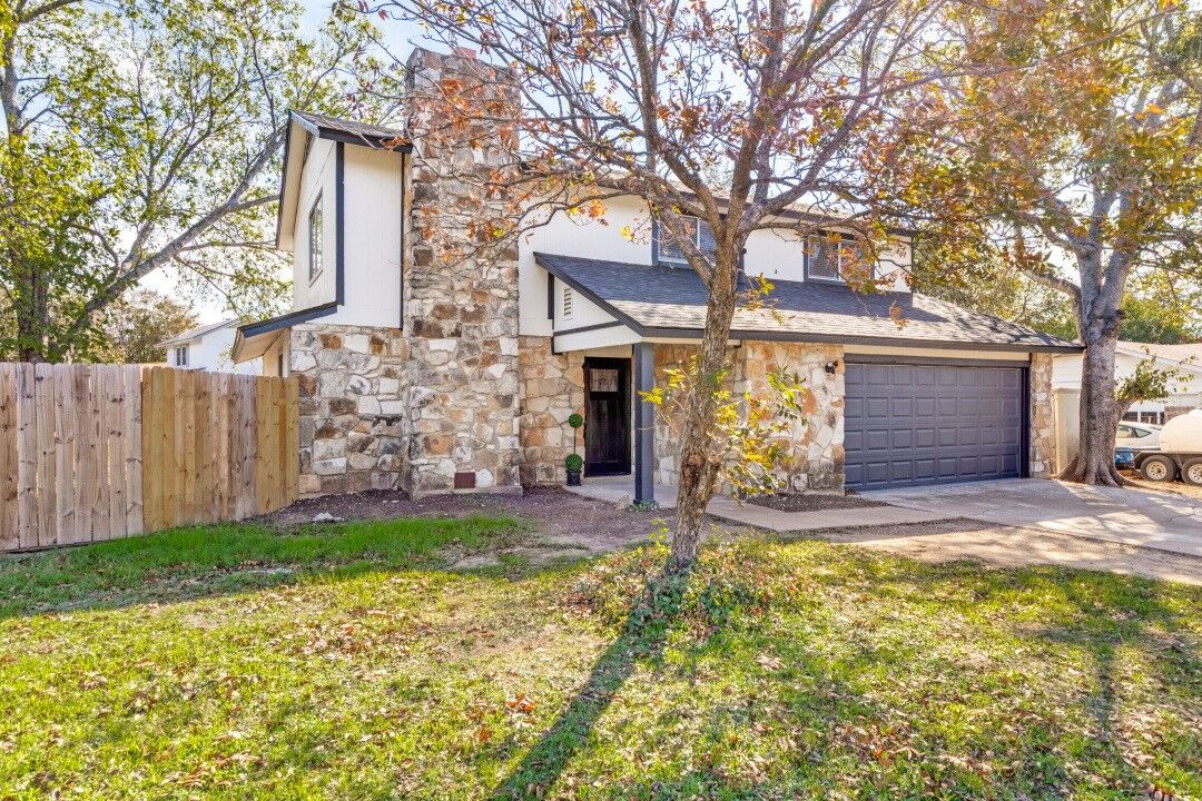 Property Photo: 12901 Lamplight Village Avenue TX 78727