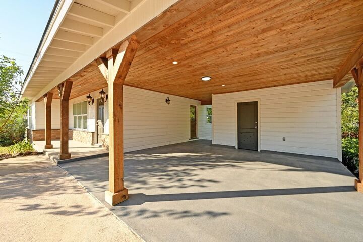 Property Photo:  1900 Cedar Avenue  TX 78722 