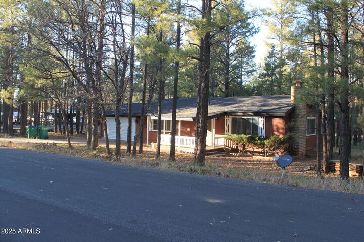 Property Photo:  901 N 46th Drive  AZ 85901 