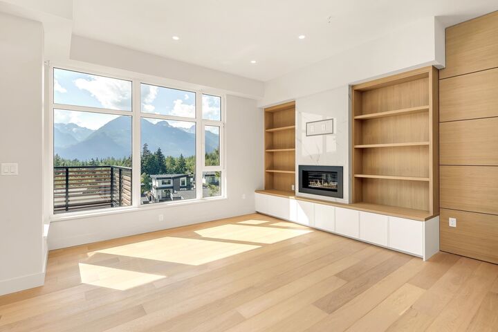 Property Photo: 3407 Mamquam Road 5 BC V8B 1E4