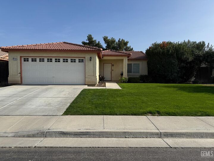 913 Vallejo  Bakersfield CA 93307 photo
