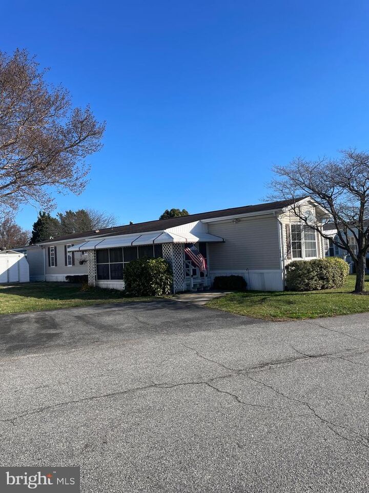 Property Photo: 1025 11th Avenue 752 DE 19808