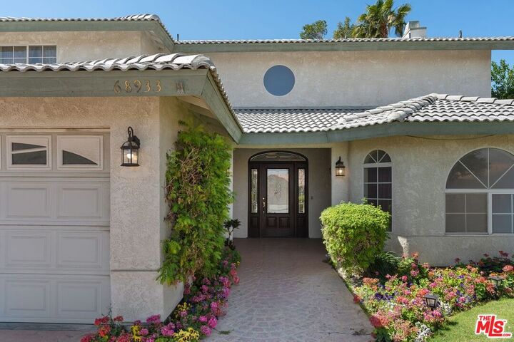 Property Photo:  68933 Risueno Rd  CA 92234 