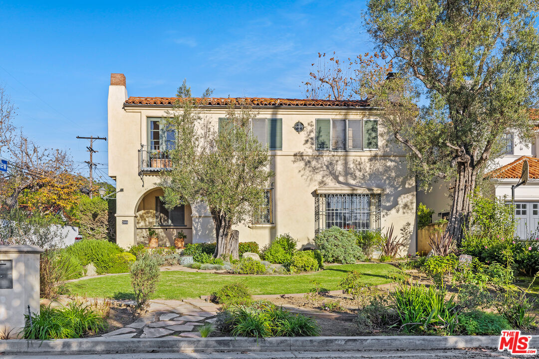 Property Photo: 200 S Anita Ave CA 90049