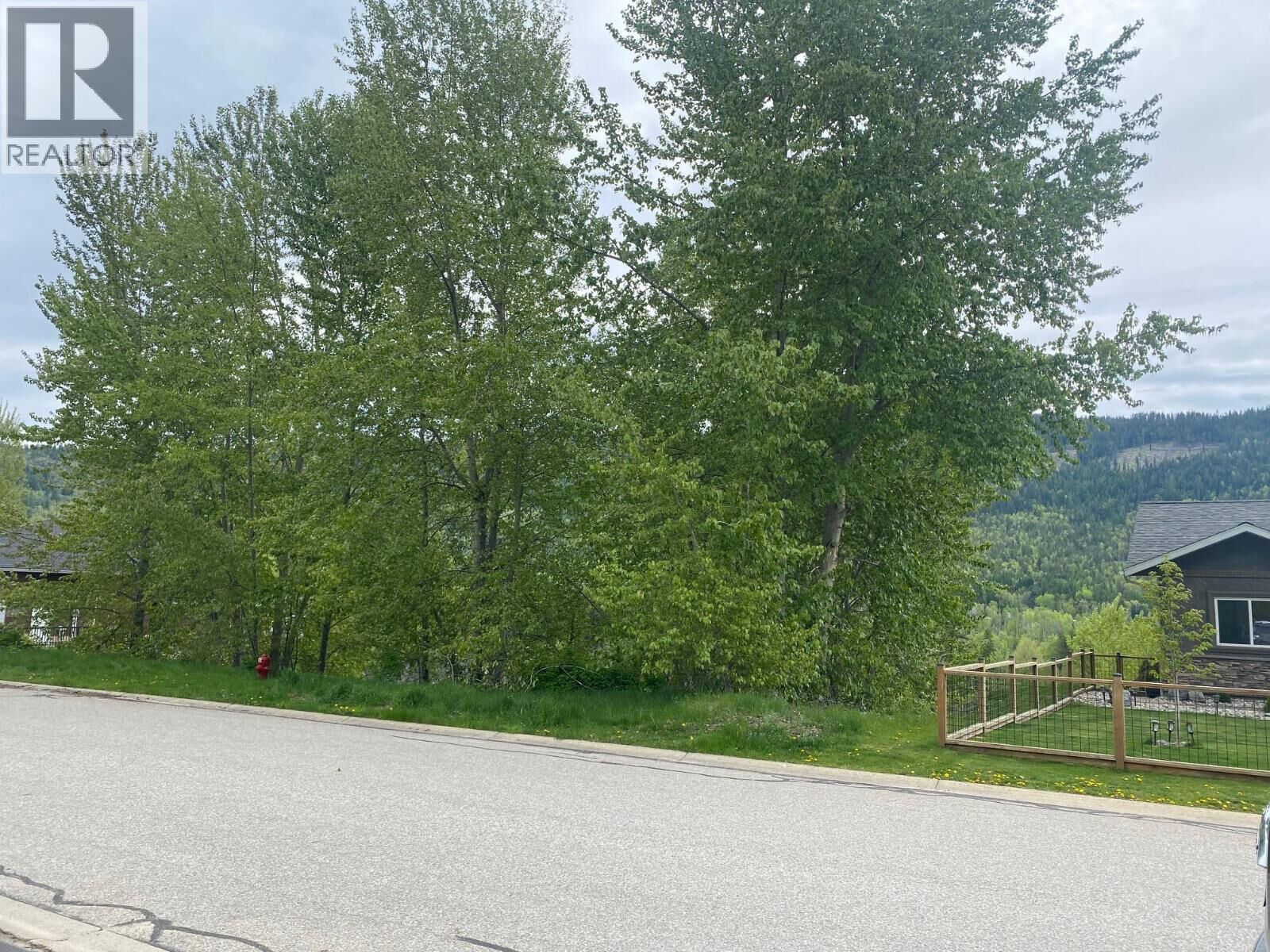 Property Photo:  933 7th Street  BC V0G 1P0 