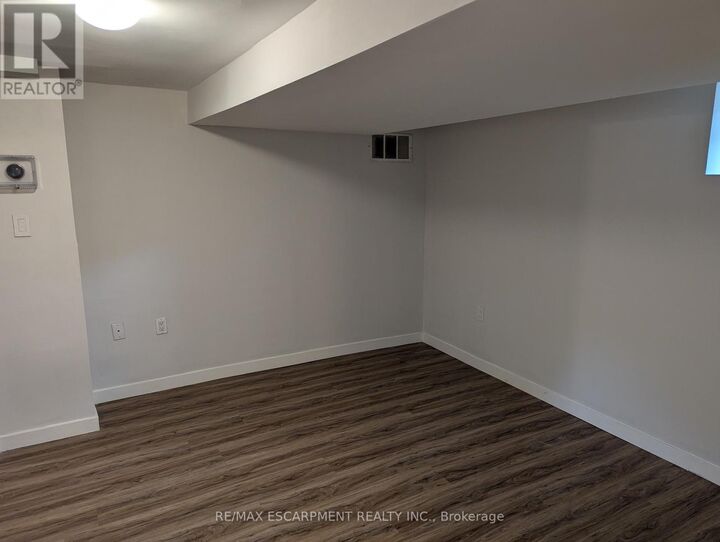 Property Photo:  63 Pelham Road 5  ON L2S 1R6 