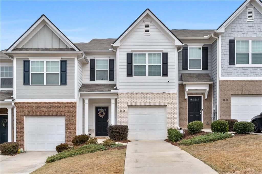 Property Photo: 5656 Union Pointe Drive GA 30291