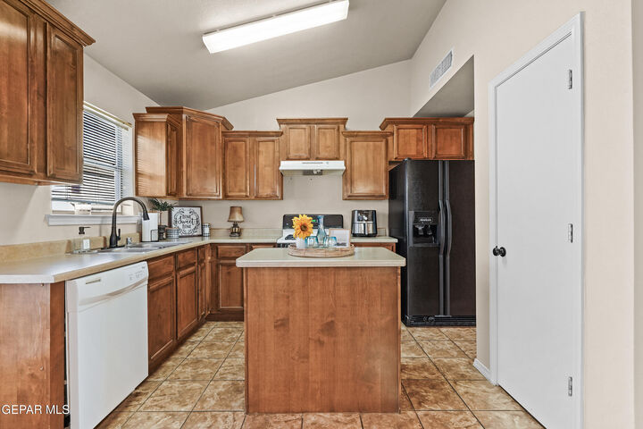 Property Photo: 6237 Lovebird Lane TX 79924