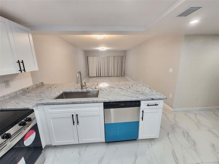 485 N Pine Island Rd 204  Fort Lauderdale FL 33324 photo