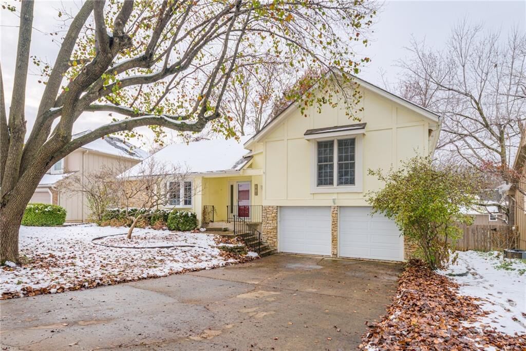 Property Photo: 7812 Caenen Street KS 66216