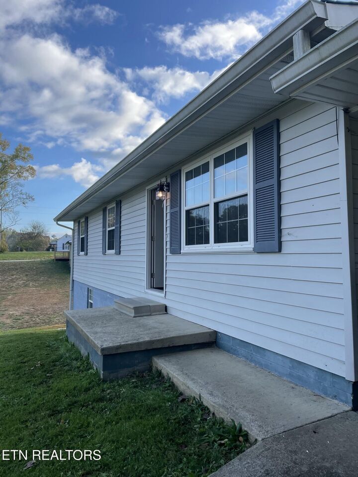 Property Photo: 306 N Ridge Ave TN 37854