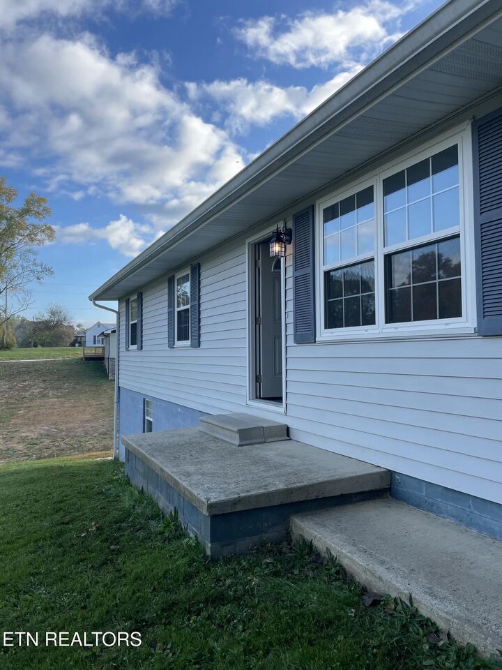 Property Photo: 306 N Ridge Ave TN 37854