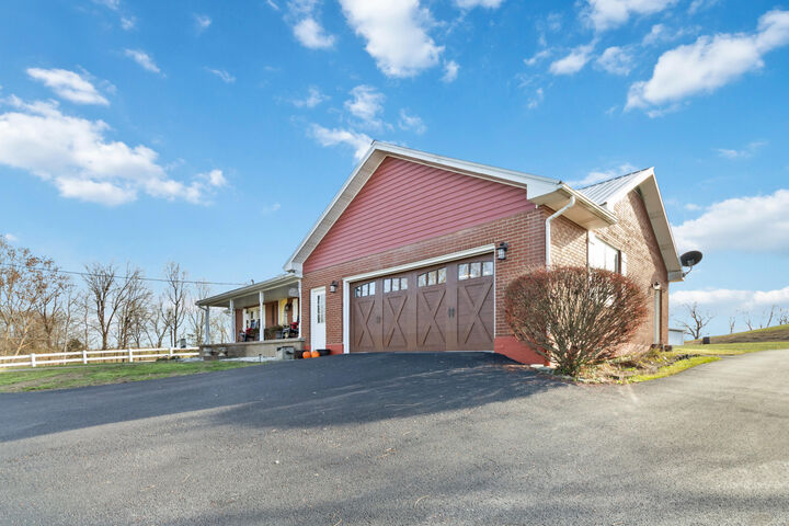 Property Photo: 145 Steve Coffee Road KY 42743