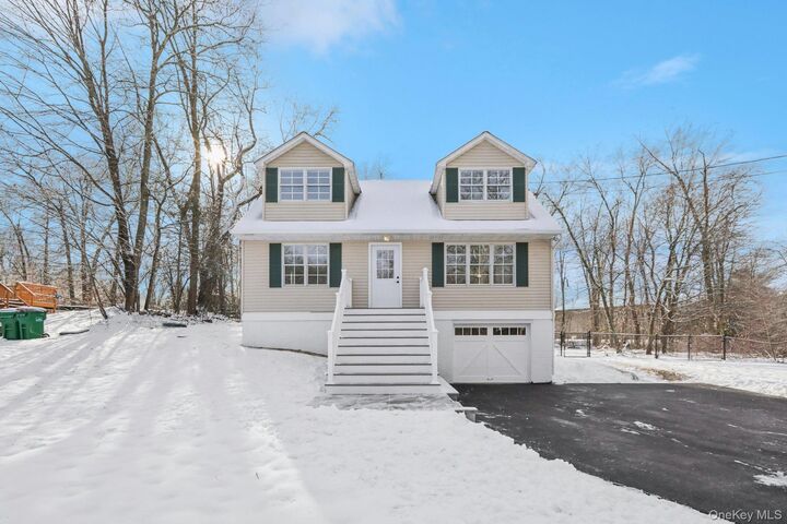 Property Photo:  95 Smithtown Road  NY 12524 