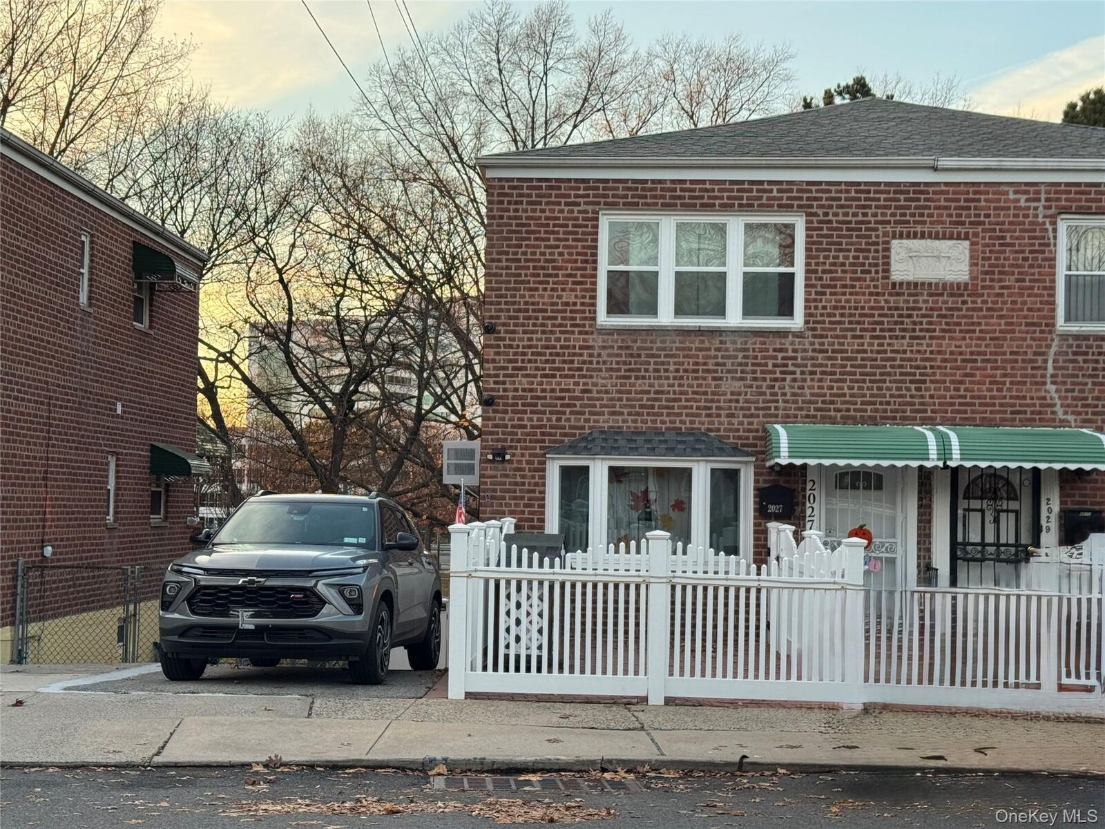 Property Photo:  2027 Mayflower Avenue  NY 10461 