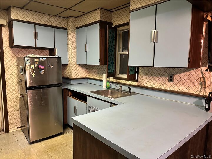 Property Photo:  2902 Baisley Avenue  NY 10461 