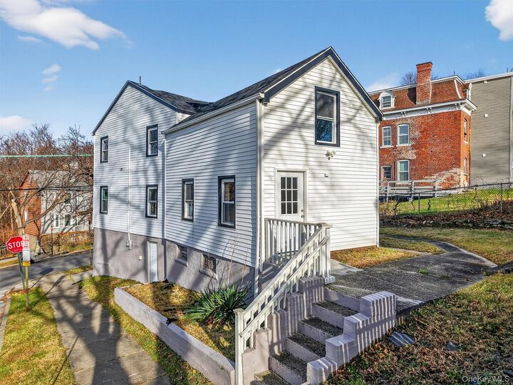 27 Spruce Street  Poughkeepsie NY 12601 photo