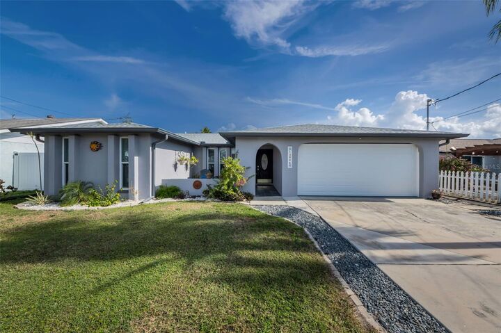 Property Photo: 13926 Darlene Avenue FL 34667
