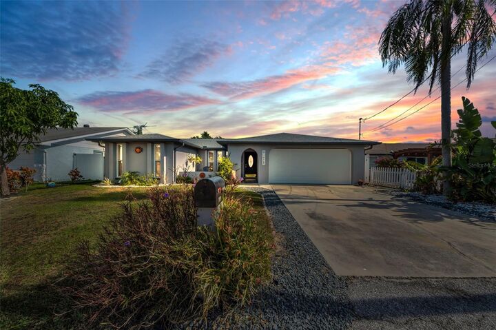 Property Photo:  13926 Darlene Avenue  FL 34667 