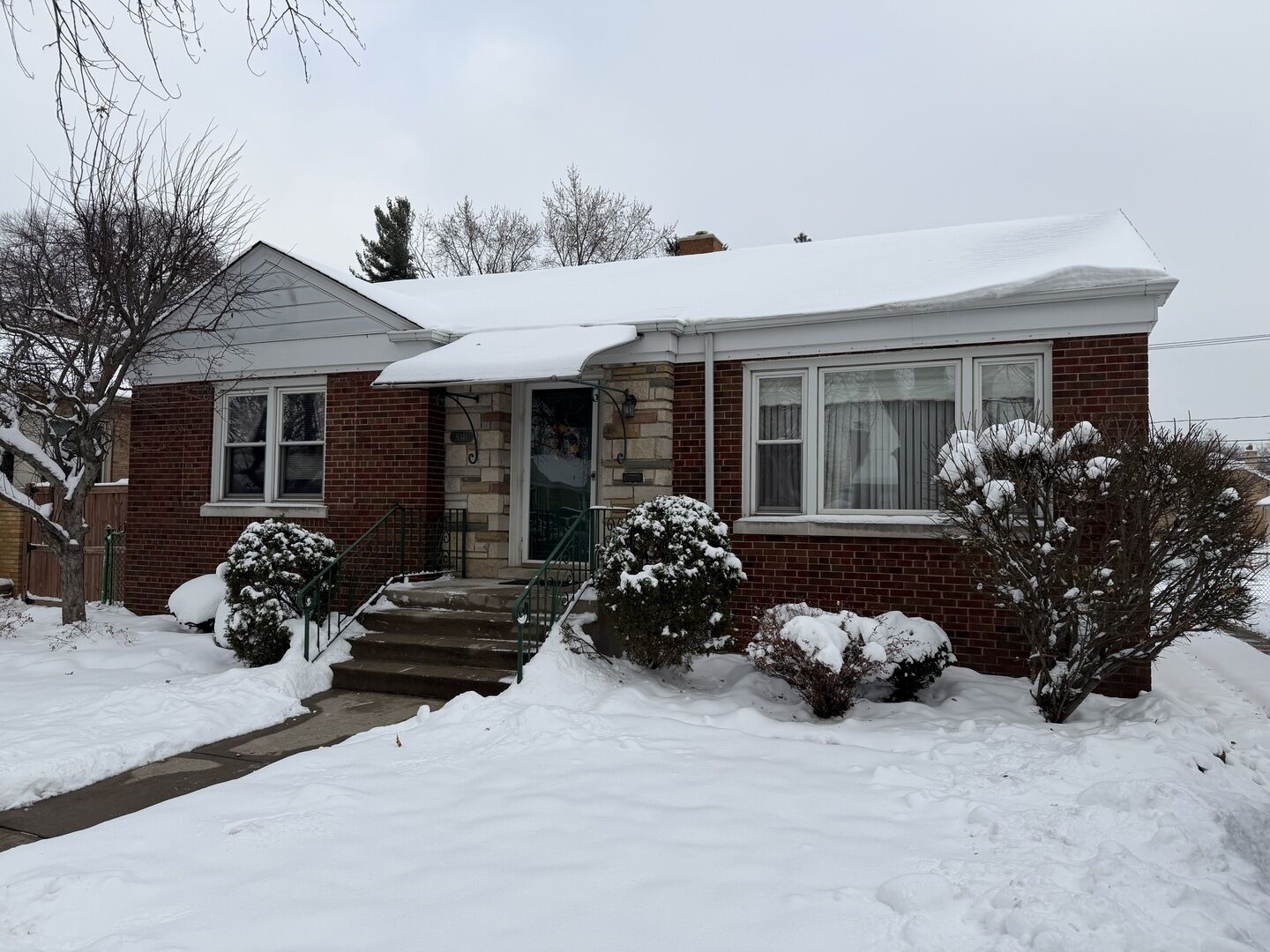 Property Photo: 9341 S Lawndale Avenue IL 60805