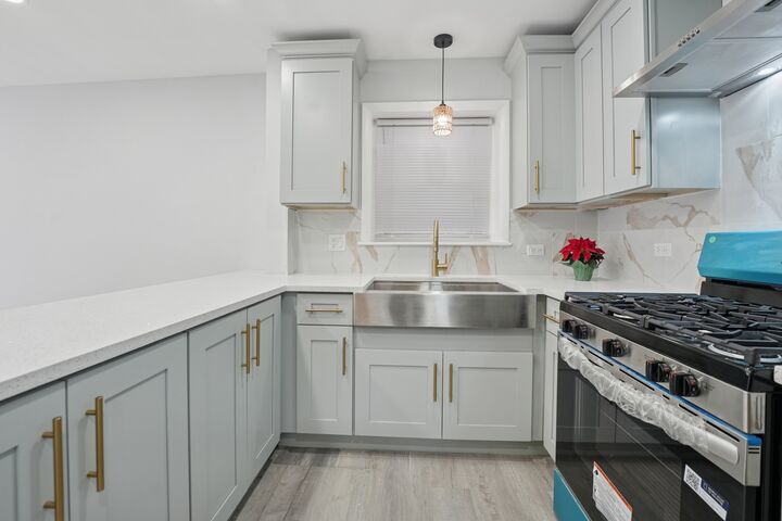 Property Photo: 4914 W 32nd Place IL 60804