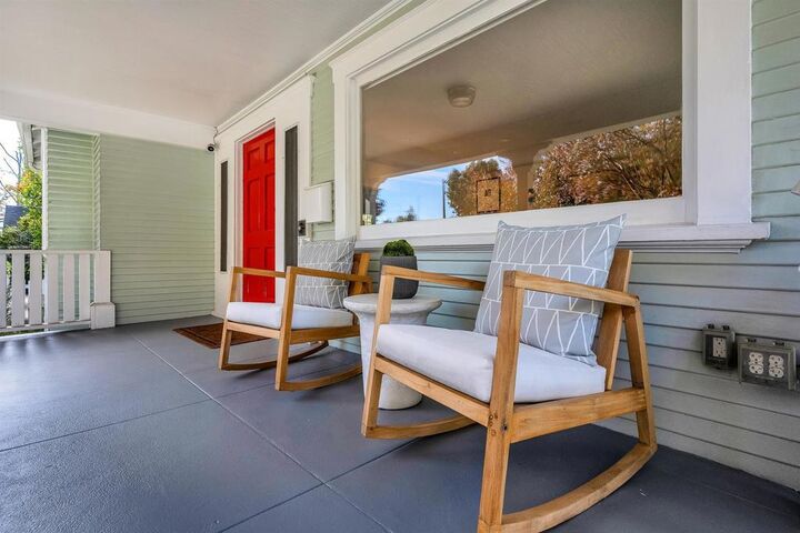 Property Photo:  1403 N Orange Grove Avenue  CA 90046 